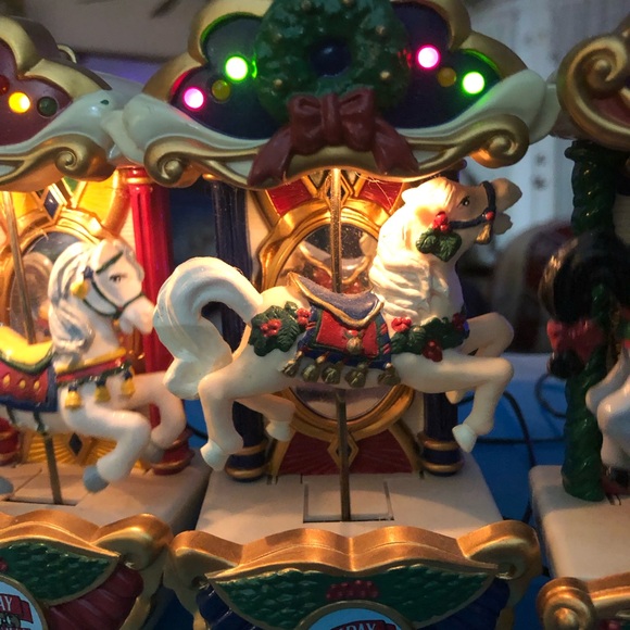 Vintage Carousel 1992 working Mr.Christmas 6 horses 21 favorite carols nonsmoker - Picture 5 of 16